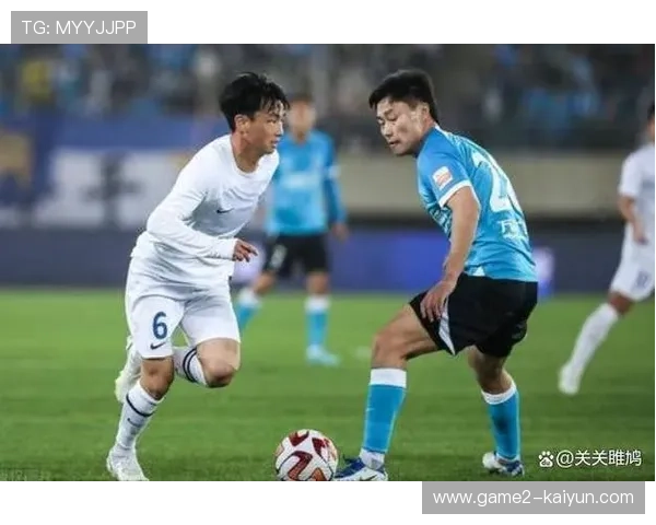 成都蓉城双后腰提供厚度 茹萨杨明洋中场控制力出众 成都蓉城双后腰提供厚度 茹萨杨明洋中场控制力出众